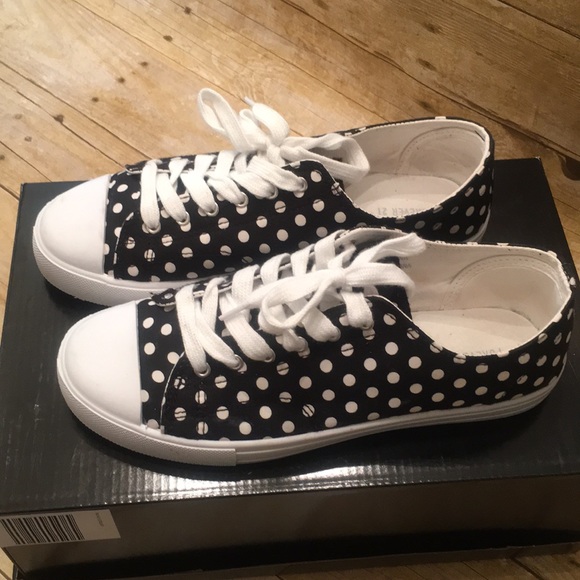 Forever 21 Sneakers - Picture 4 of 6